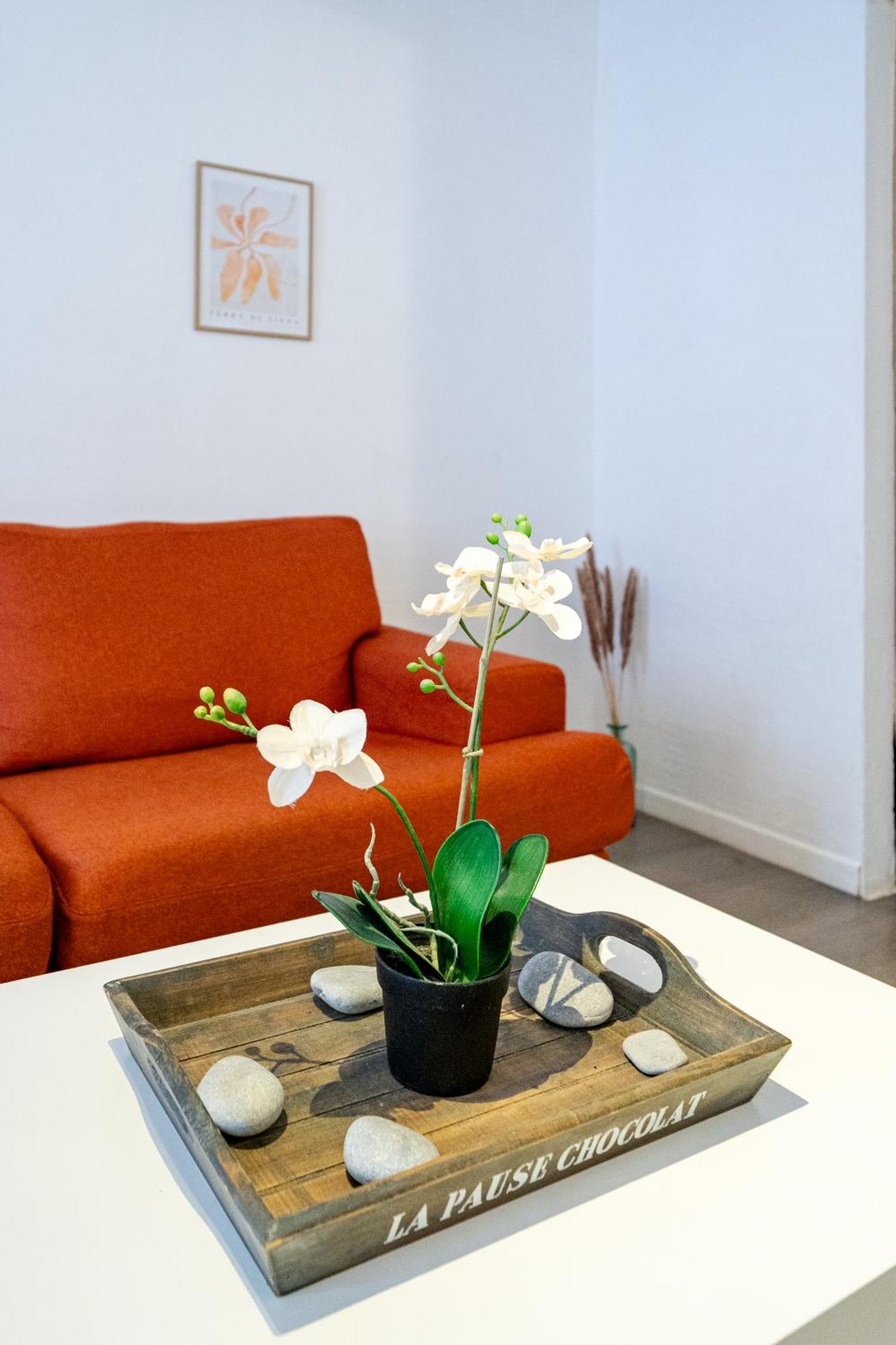 Vieux-nice 2p Climatise Balcon Apartment Nizza